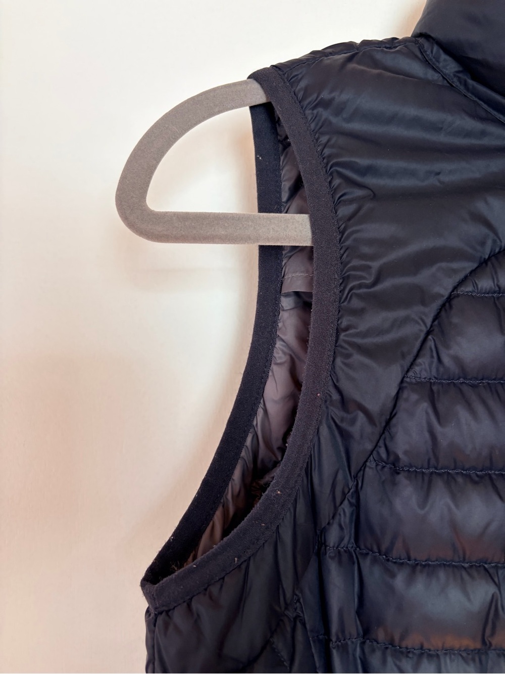 Michael Kors Women's Navy Blue Packable Down-Blend Puffer Vest - Picture 8 of 9